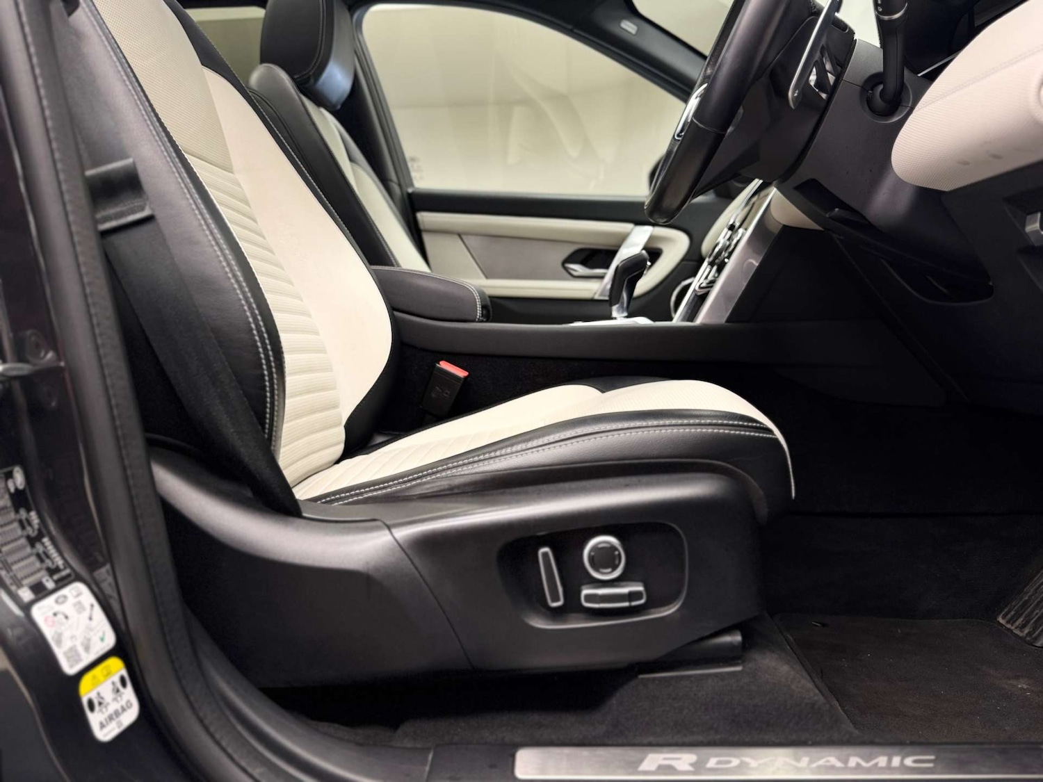 Used Land Rover Discovery Sport 2021 for sale - 76114462: Photo 18