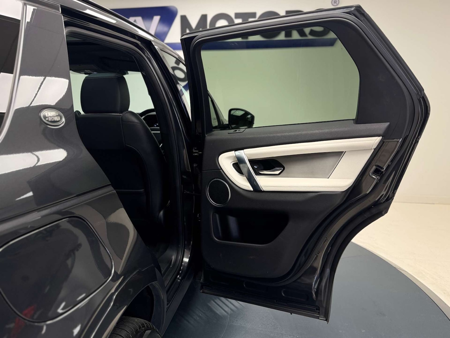 Used Land Rover Discovery Sport 2021 for sale - 76114462: Photo 29