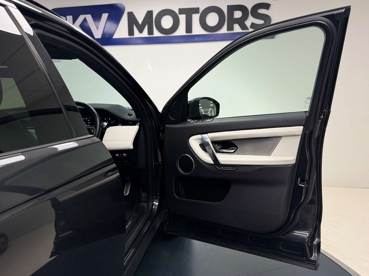Used Land Rover Discovery Sport 2021 for sale - 76114462: Photo 30