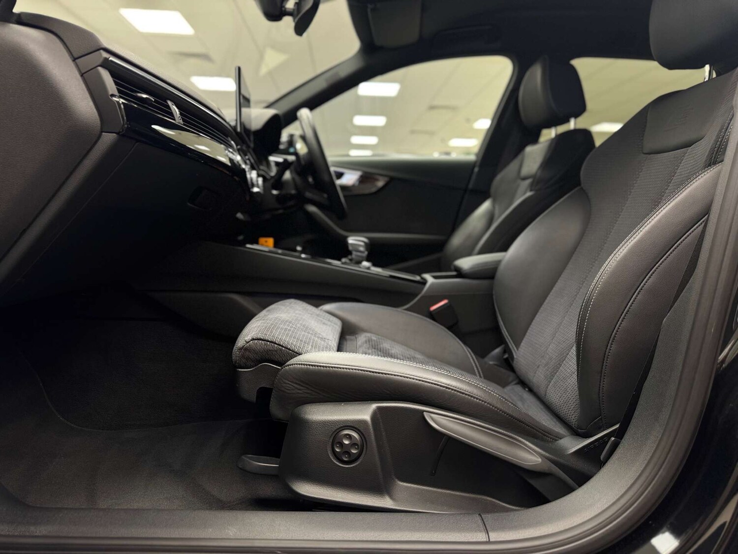 Used Audi A4 2022 for sale - 76280355: Photo 36