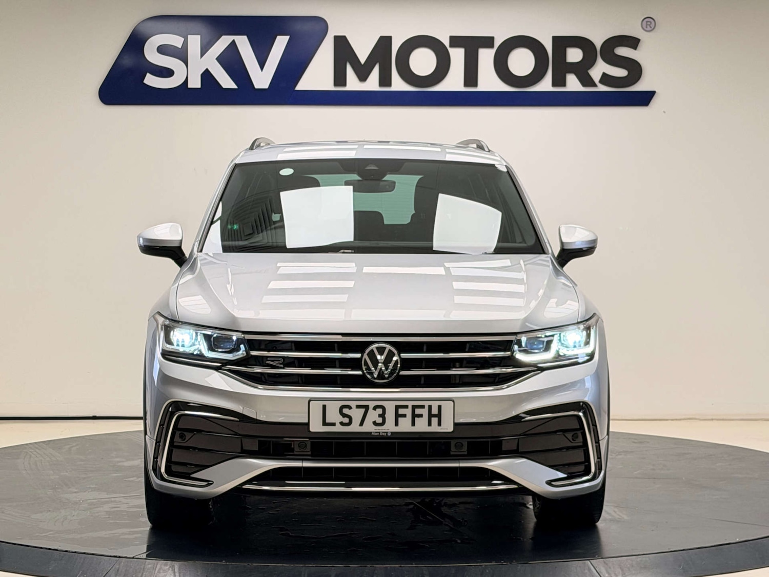 Used Volkswagen Tiguan 2023 for sale - 77140918: Photo 2