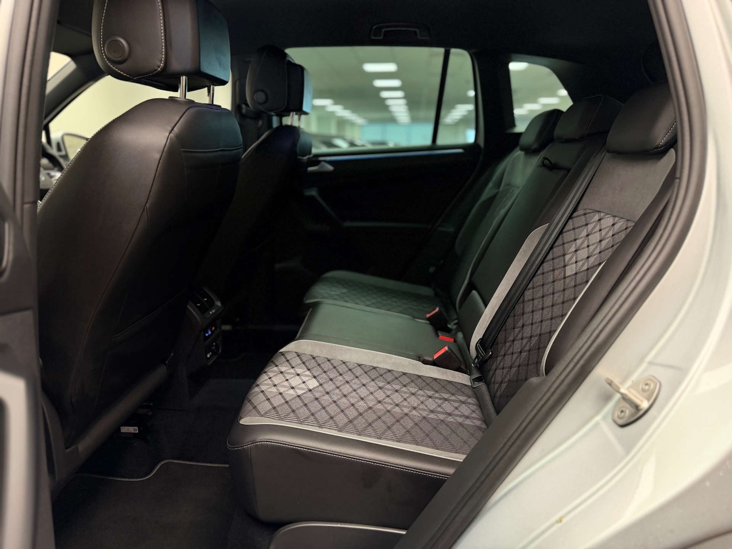 Used Volkswagen Tiguan 2023 for sale - 77140918: Photo 24