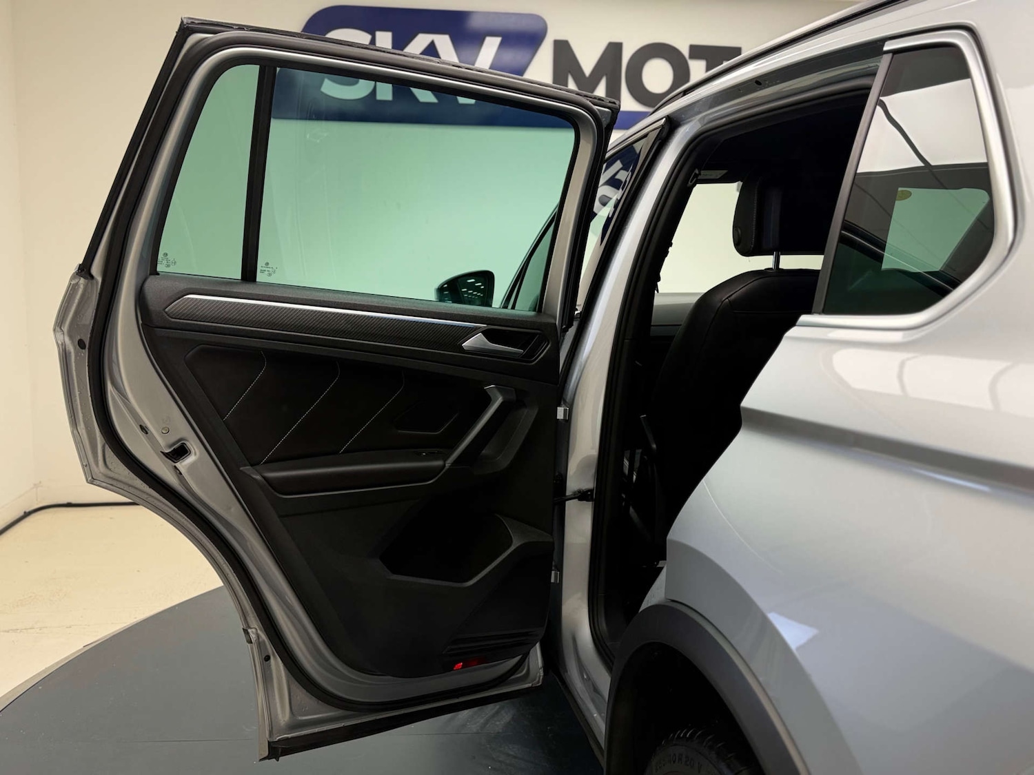 Used Volkswagen Tiguan 2023 for sale - 77140918: Photo 28