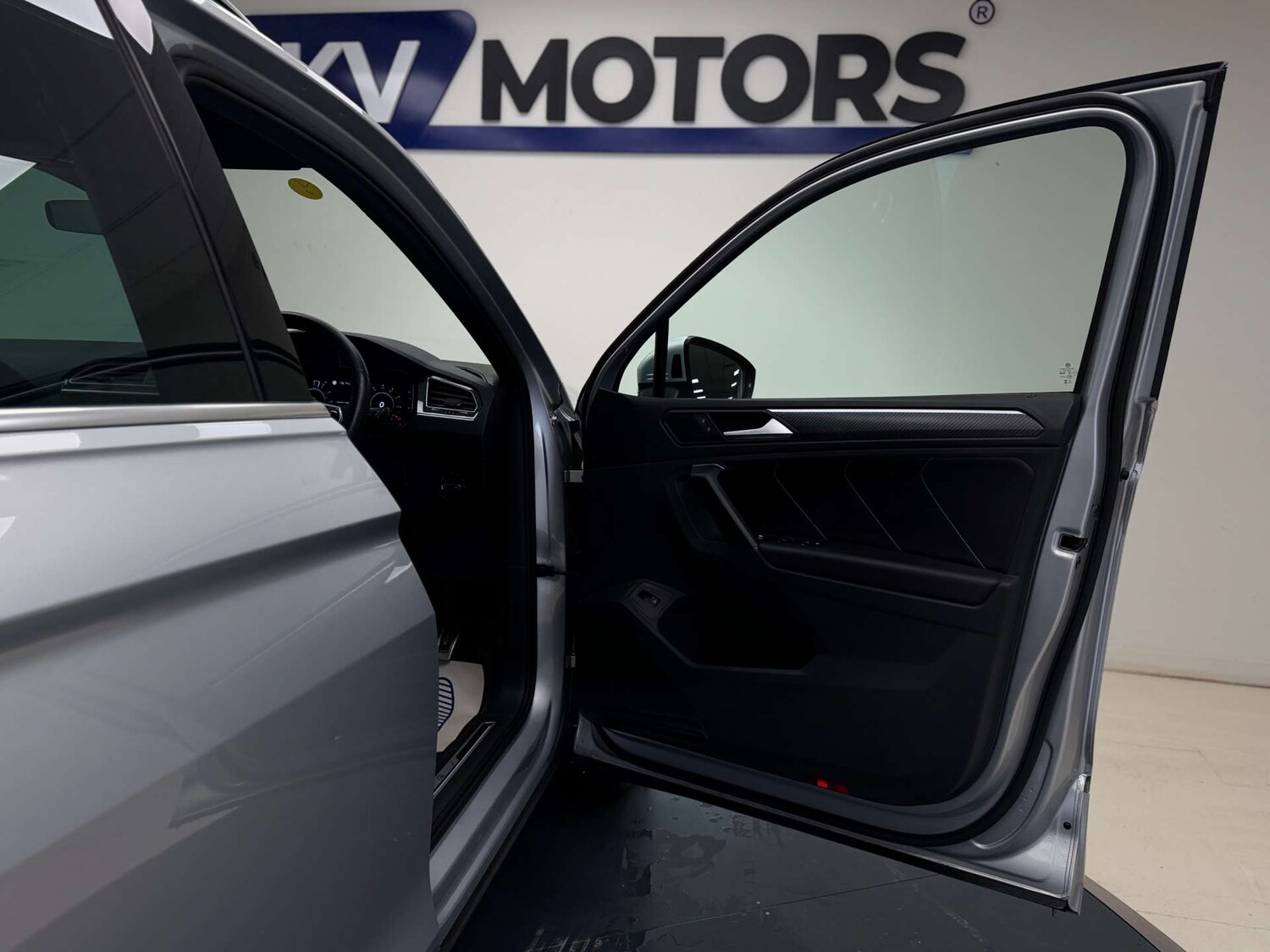 Used Volkswagen Tiguan 2023 for sale - 77140918: Photo 30