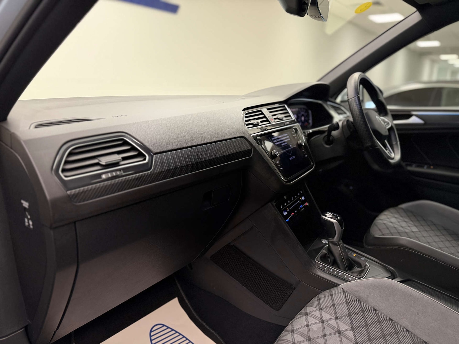 Used Volkswagen Tiguan 2023 for sale - 77140918: Photo 8