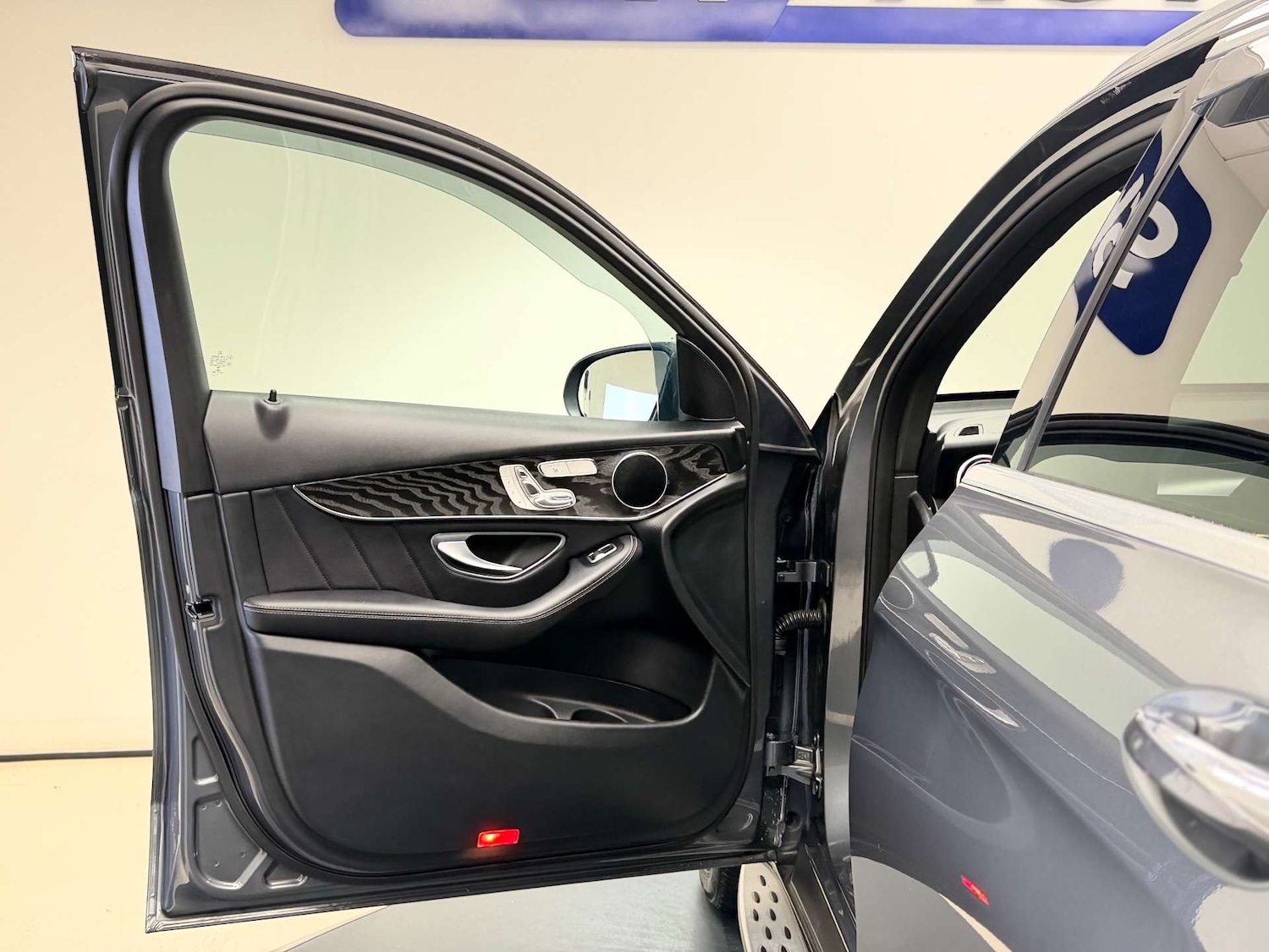 Used Mercedes-Benz GLC 2018 for sale - 77934096: Photo 29