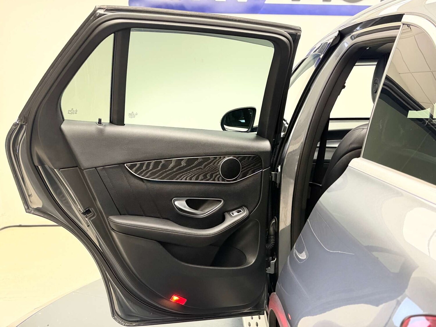 Used Mercedes-Benz GLC 2018 for sale - 77934096: Photo 31