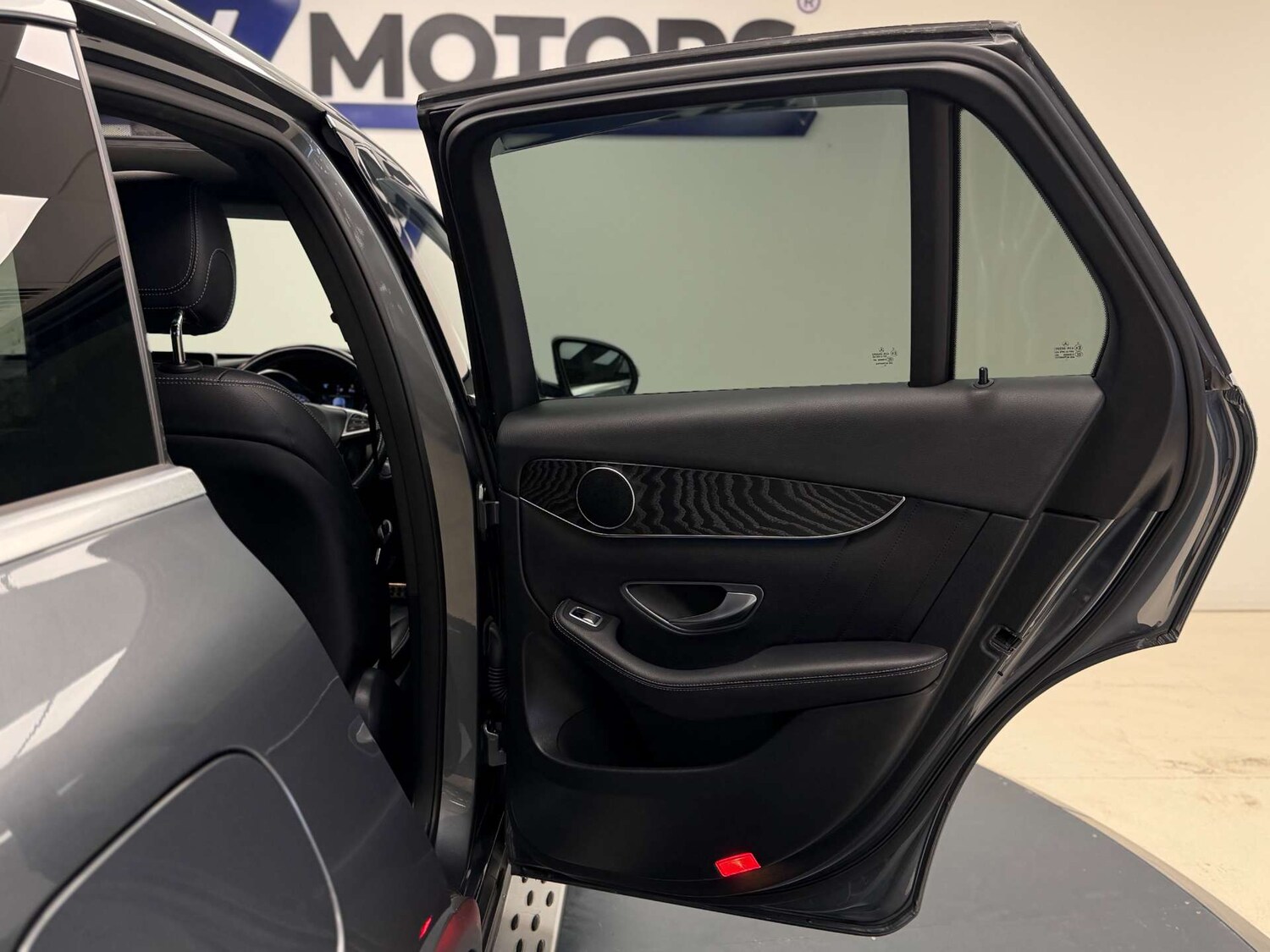 Used Mercedes-Benz GLC 2018 for sale - 77934096: Photo 32