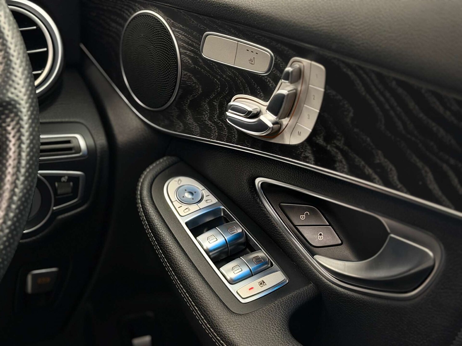 Used Mercedes-Benz GLC 2018 for sale - 77934096: Photo 46