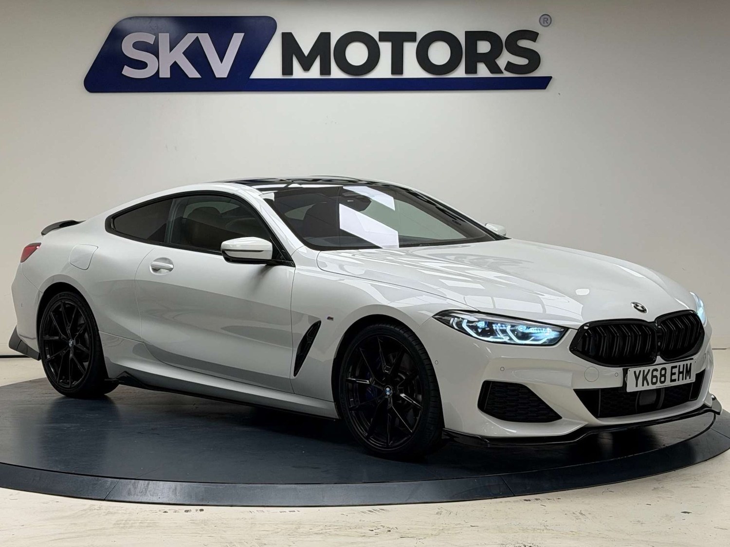 Used BMW 8 Series 2018 for sale - 76354281: Photo 1
