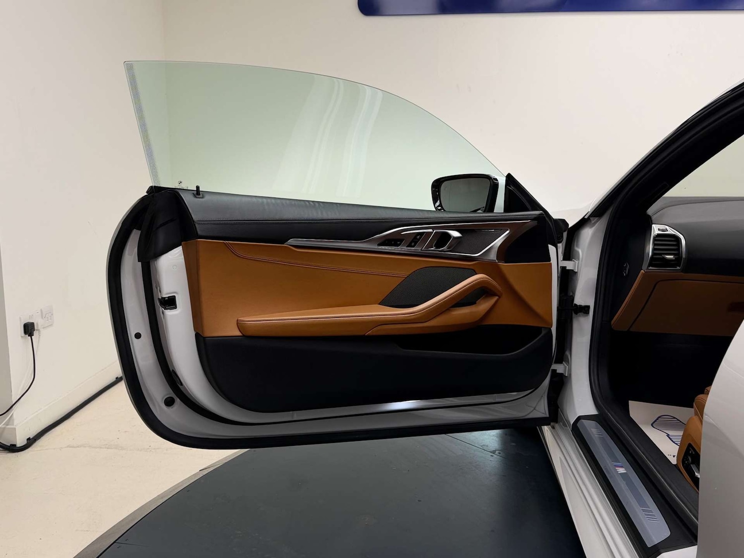 Used BMW 8 Series 2018 for sale - 76354281: Photo 12