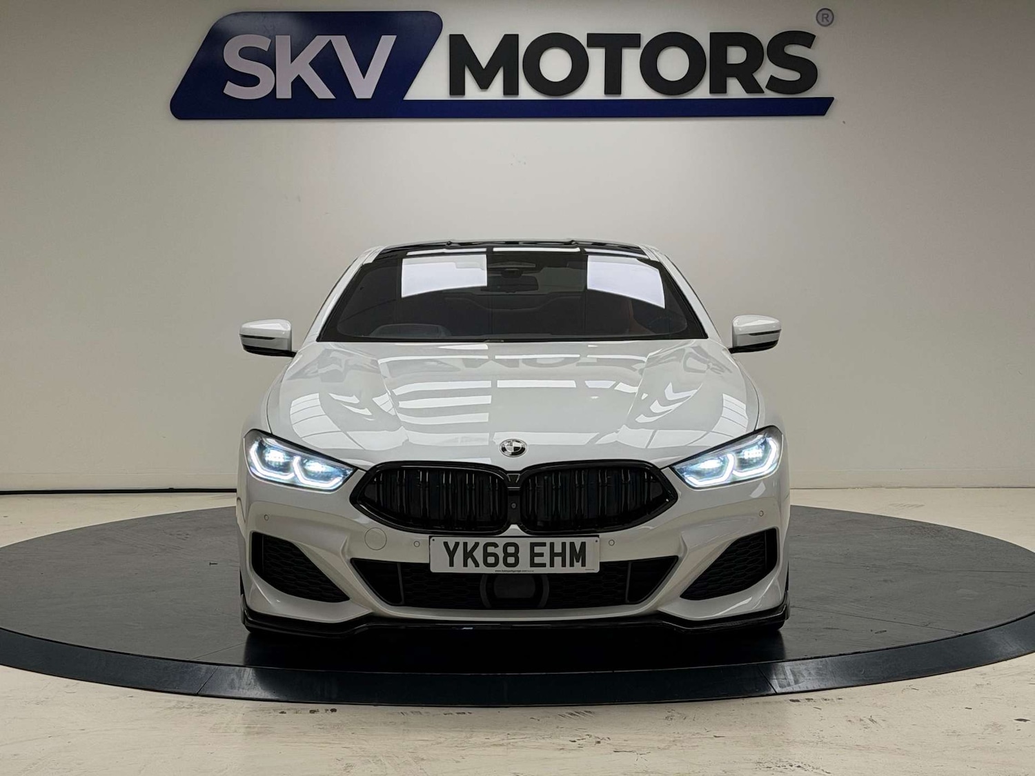 Used BMW 8 Series 2018 for sale - 76354281: Photo 2