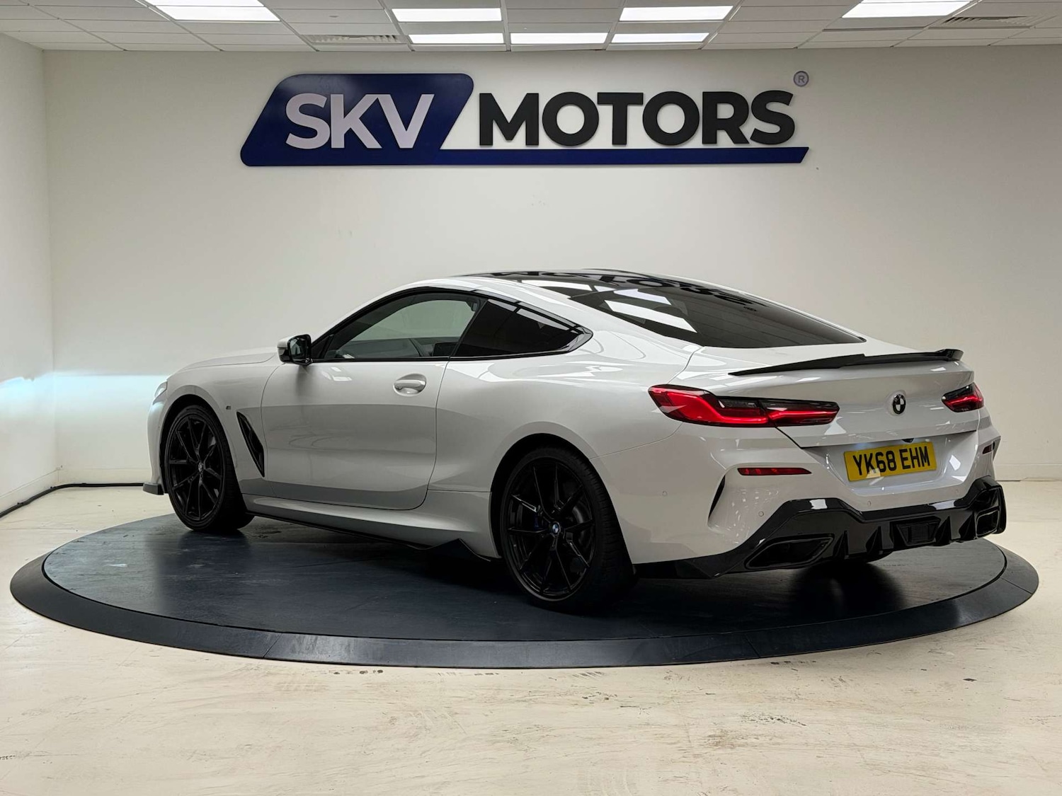 Used BMW 8 Series 2018 for sale - 76354281: Photo 3