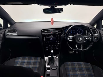 Used Volkswagen Golf 2018 for sale - 79359192: Photo