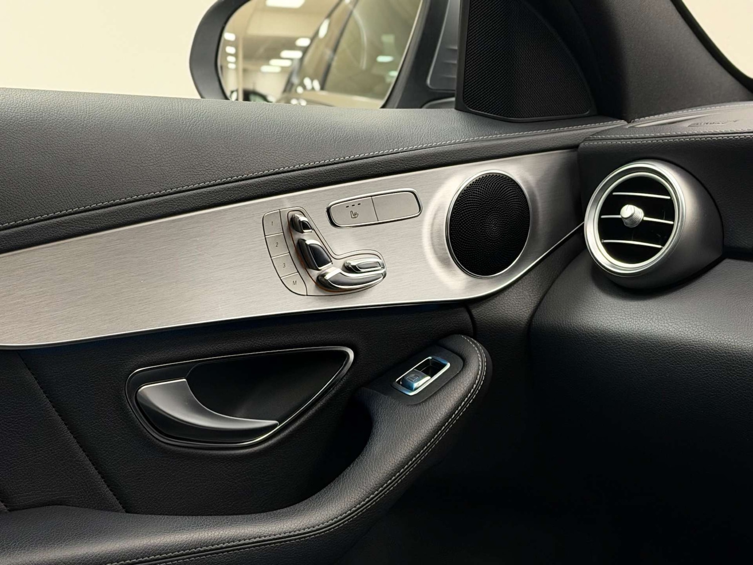 Used Mercedes-Benz C Class 2014 for sale - 76471357: Photo 25