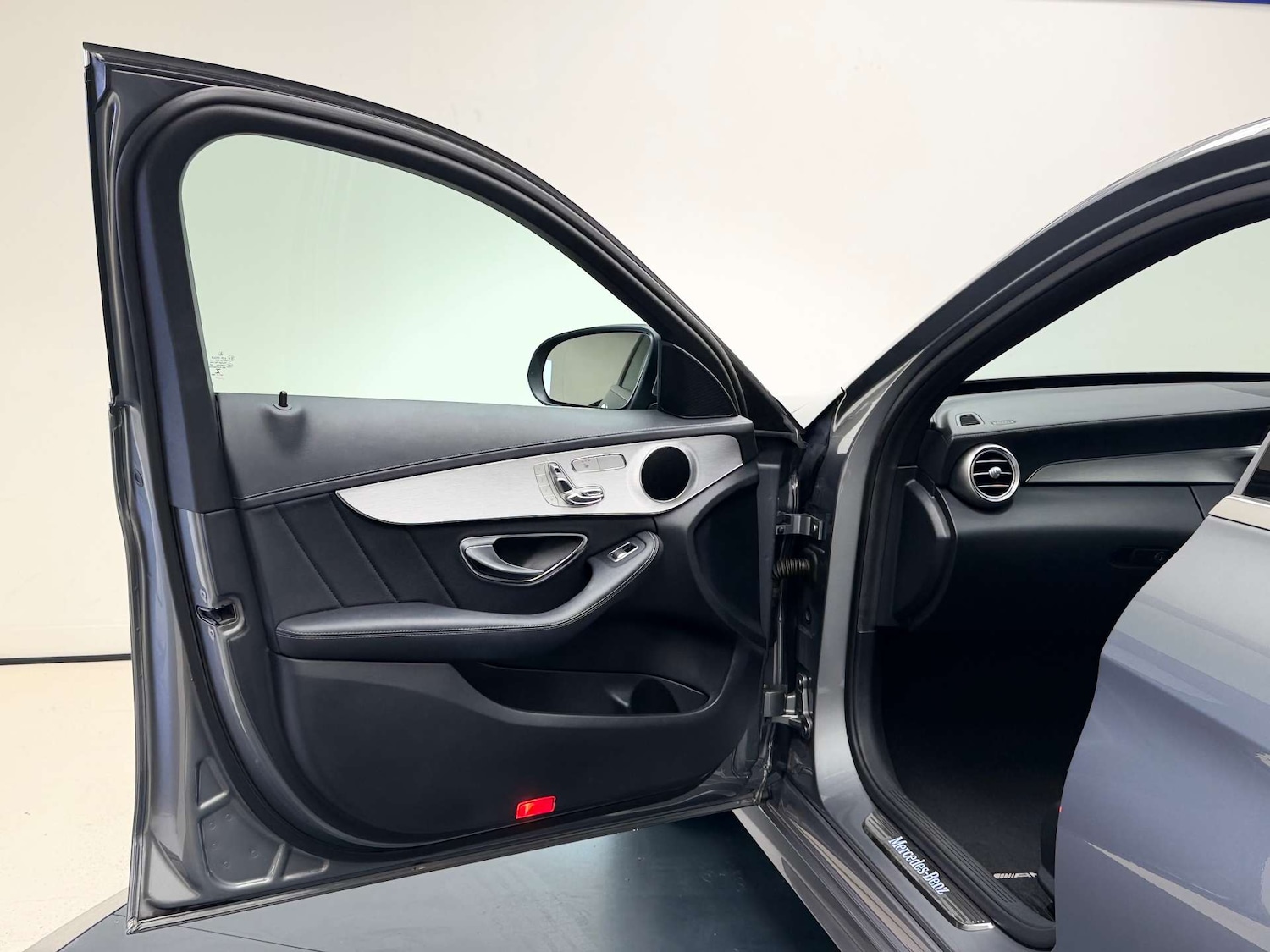 Used Mercedes-Benz C Class 2014 for sale - 76471357: Photo 28