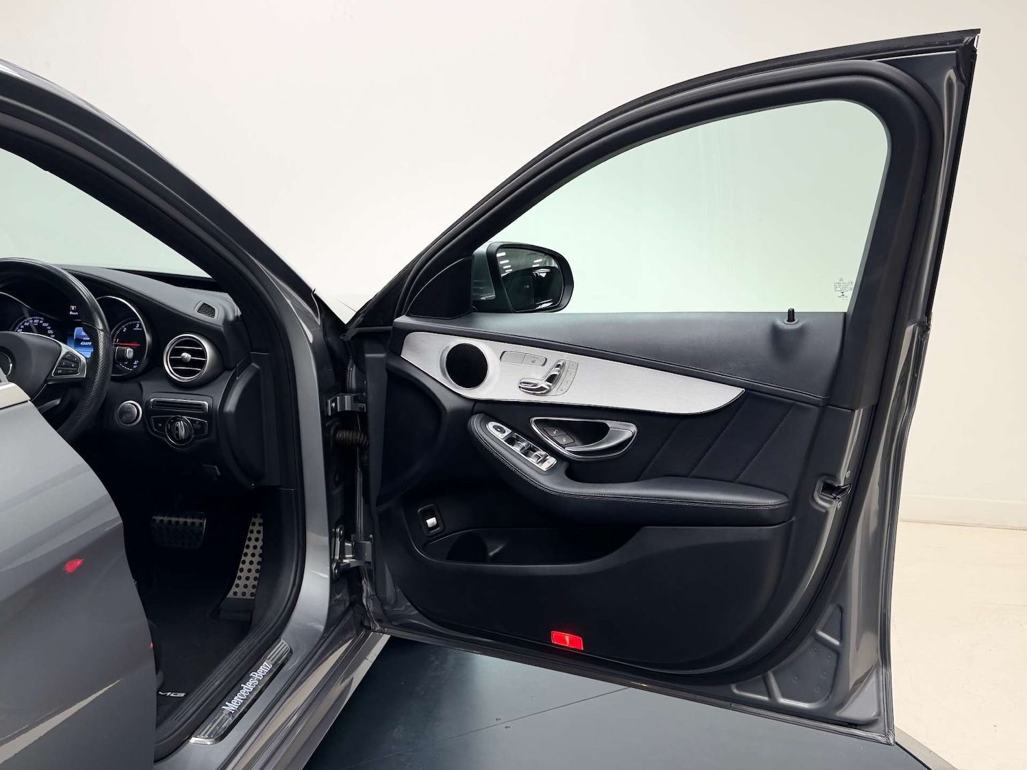 Used Mercedes-Benz C Class 2014 for sale - 76471357: Photo 29