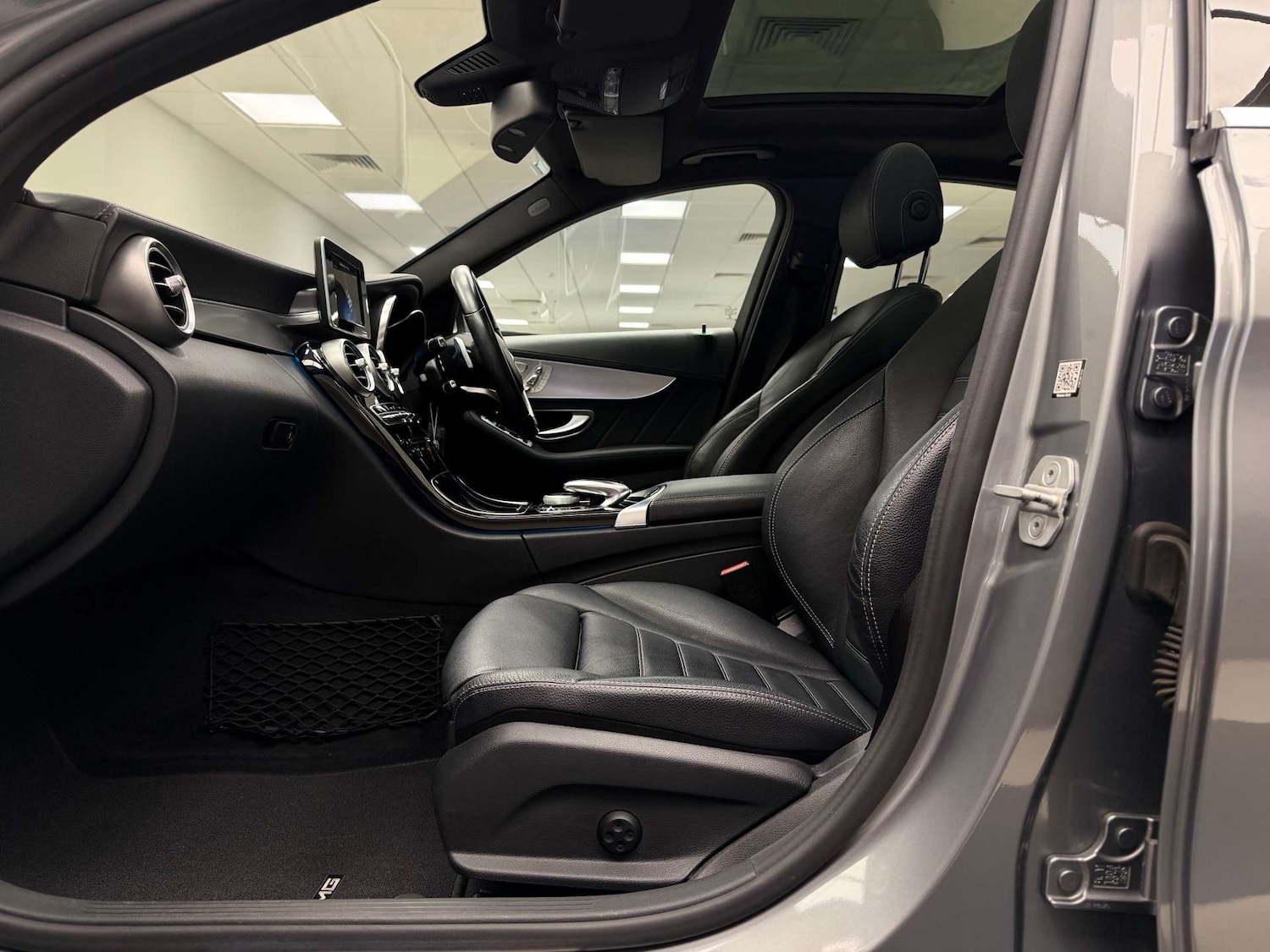 Used Mercedes-Benz C Class 2014 for sale - 76471357: Photo 38