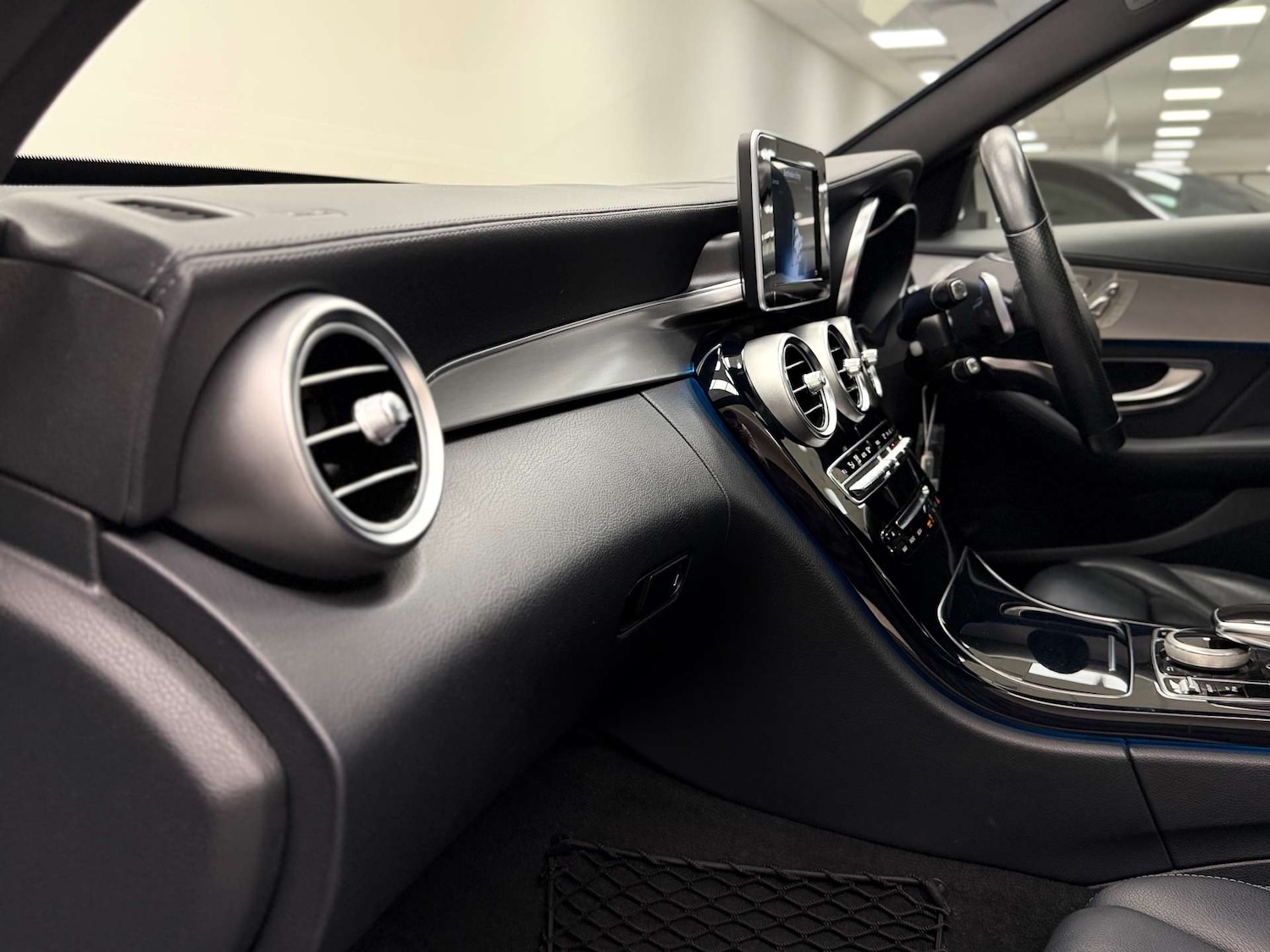 Used Mercedes-Benz C Class 2014 for sale - 76471357: Photo 5