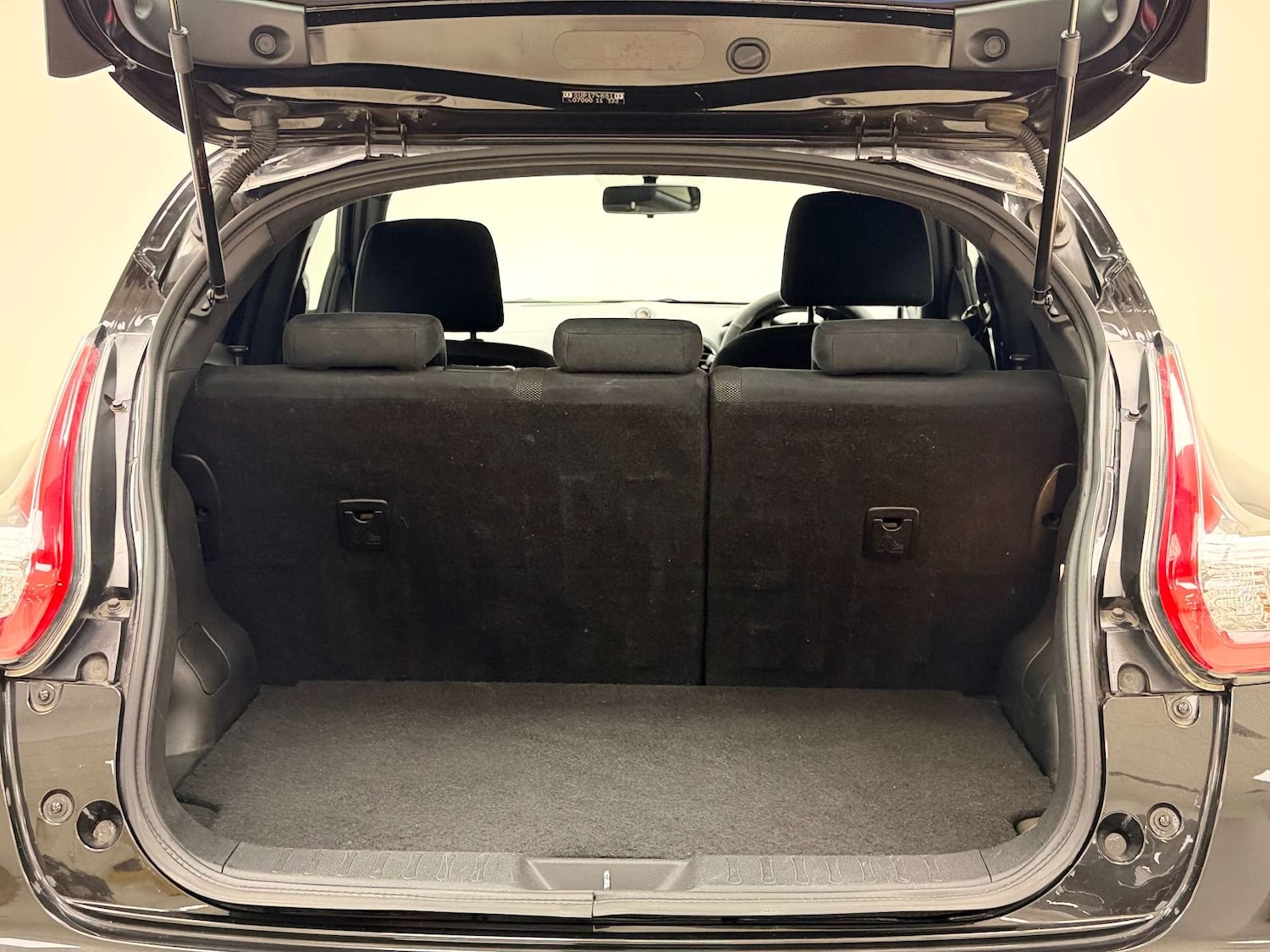 Used Nissan Juke 2015 for sale - 76505129: Photo 32