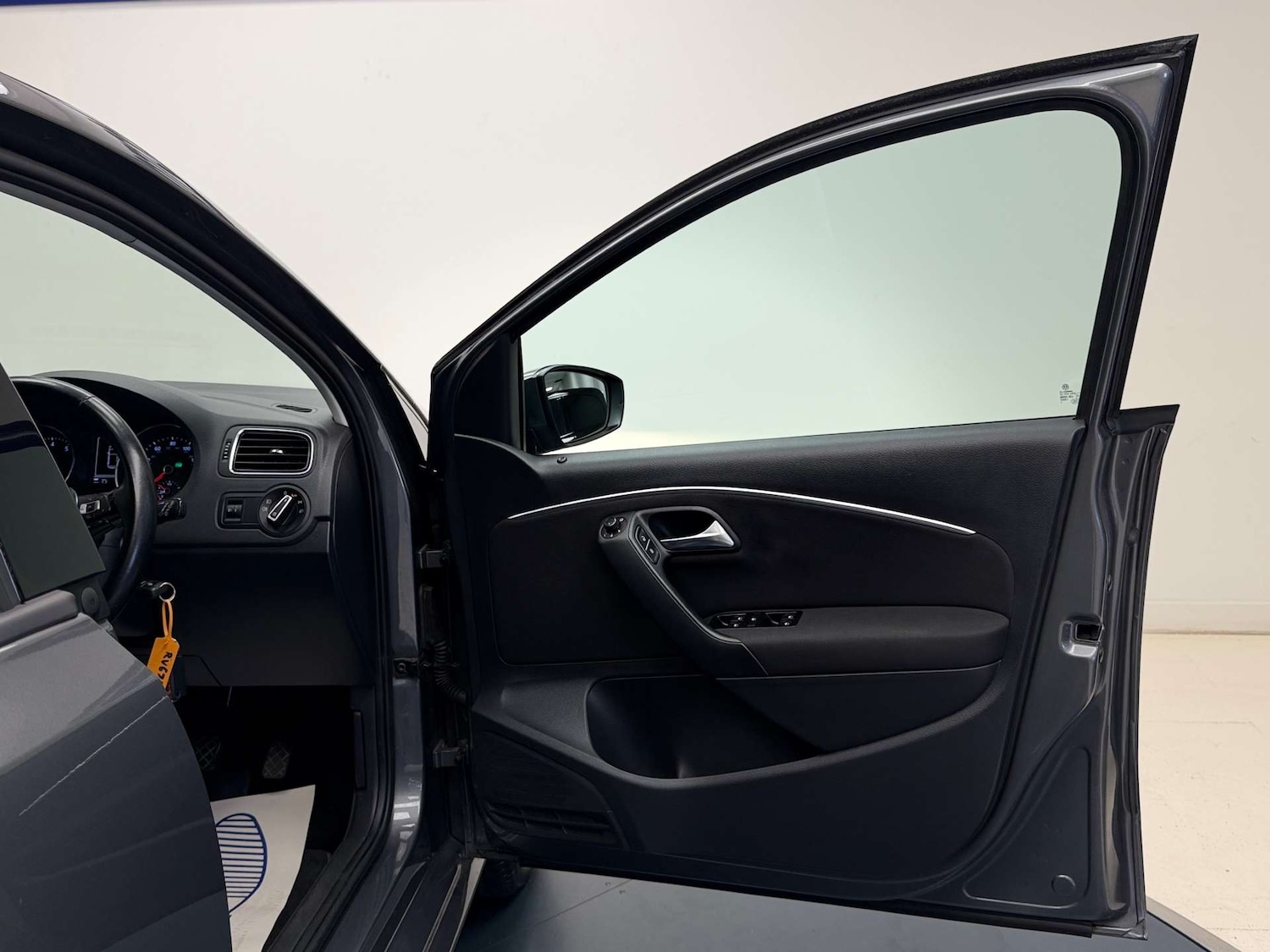 Used Volkswagen Polo 2017 for sale - 76571370: Photo 33