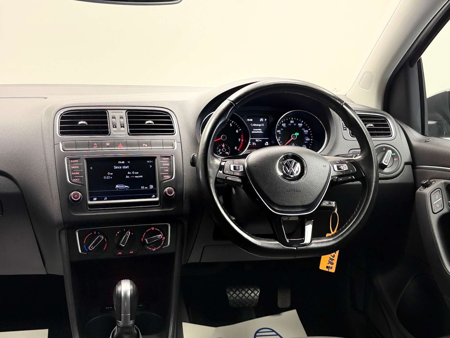 Used Volkswagen Polo 2017 for sale - 76571370: Photo 4