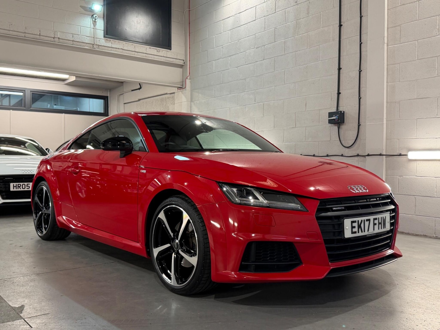 Used Audi TT 2017 for sale - 77940616: Photo 2