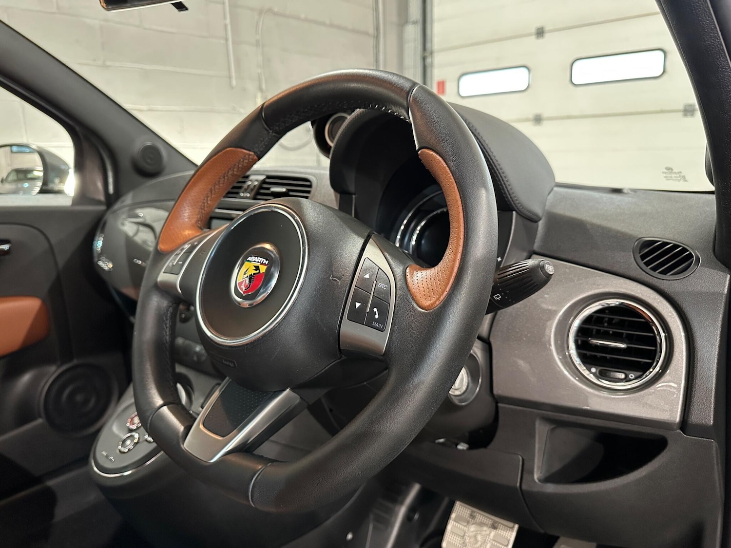 Used Abarth 500 2015 for sale - 77230090: Photo 24