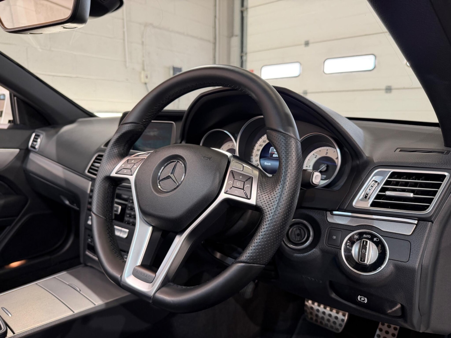 Used Mercedes-Benz E Class 2014 for sale - 78170391: Photo 32