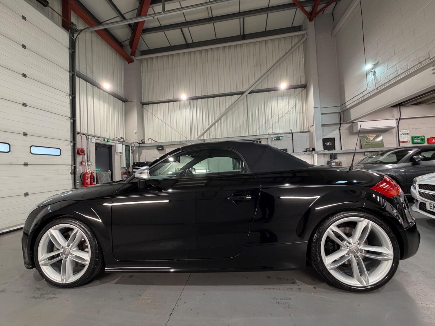 Used Audi TT 2010 for sale - 77768937: Photo 16
