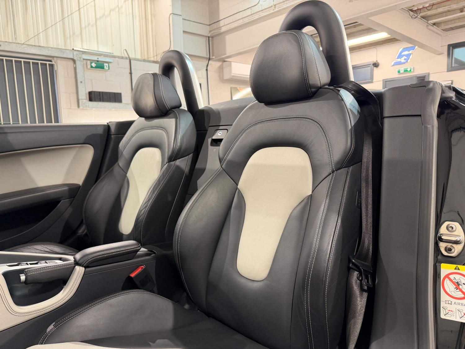 Used Audi TT 2010 for sale - 77768937: Photo 29