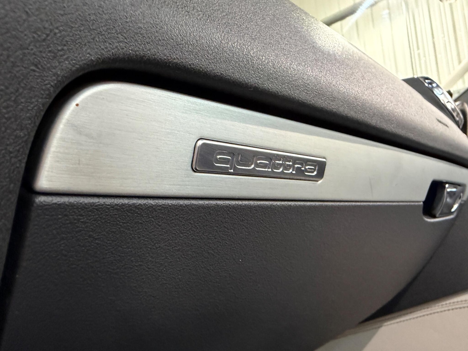 Used Audi TT 2010 for sale - 77768937: Photo 32