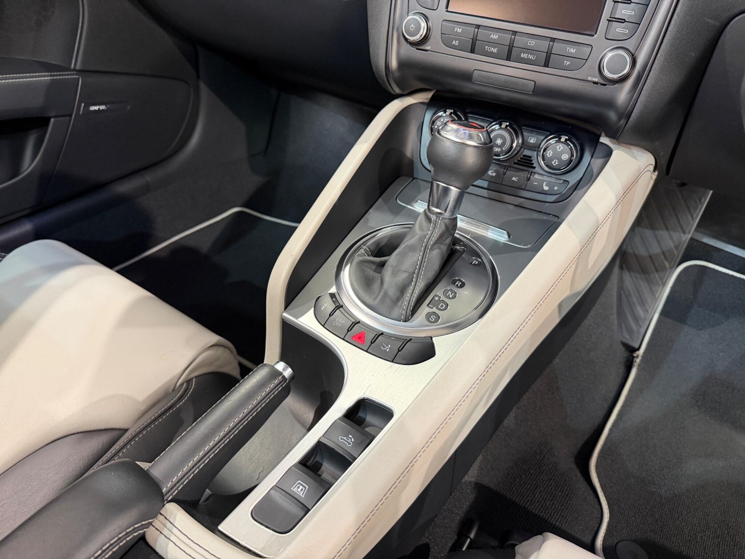 Used Audi TT 2010 for sale - 77768937: Photo 34