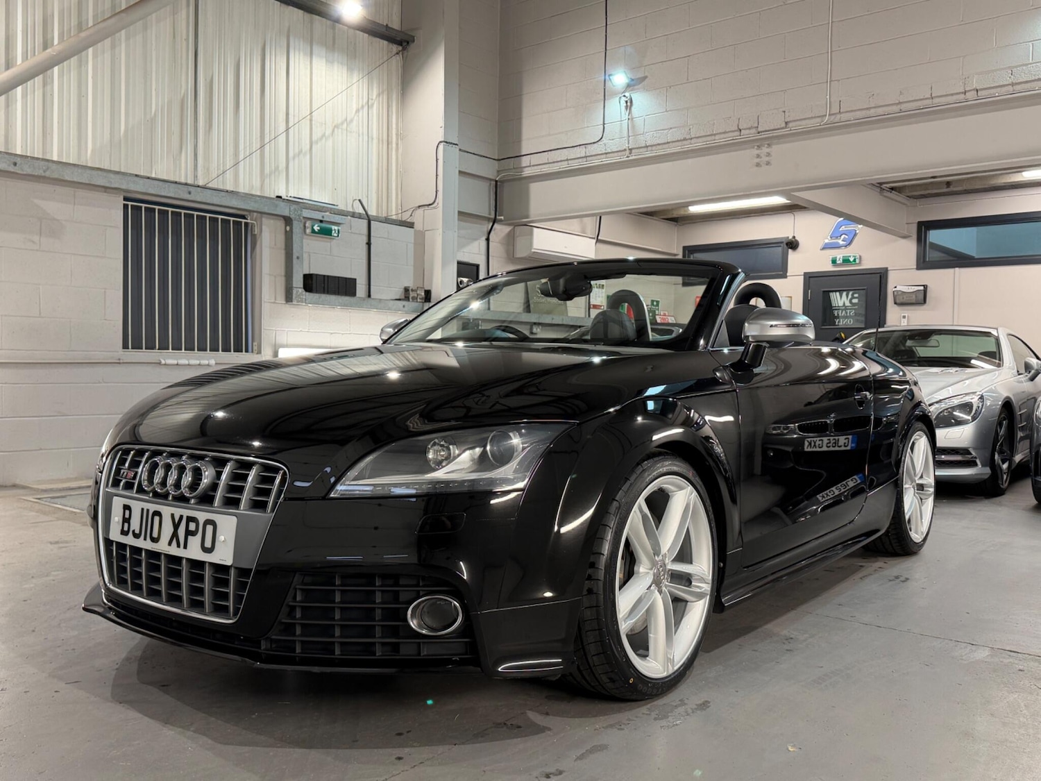 Used Audi TT 2010 for sale - 77768937: Photo 4