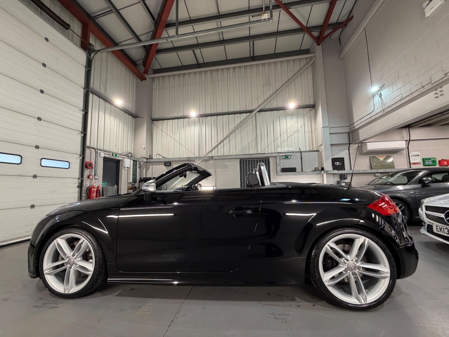 Used Audi TT 2010 for sale - 77768937: Photo 6