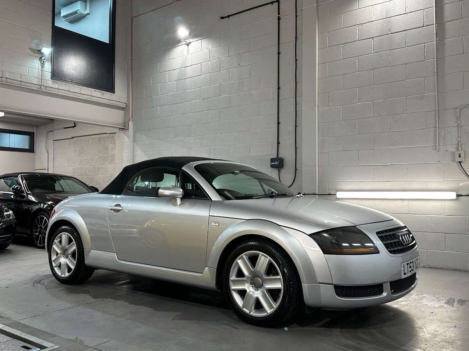 Used Audi TT 2003 for sale - 77229657: Photo 11