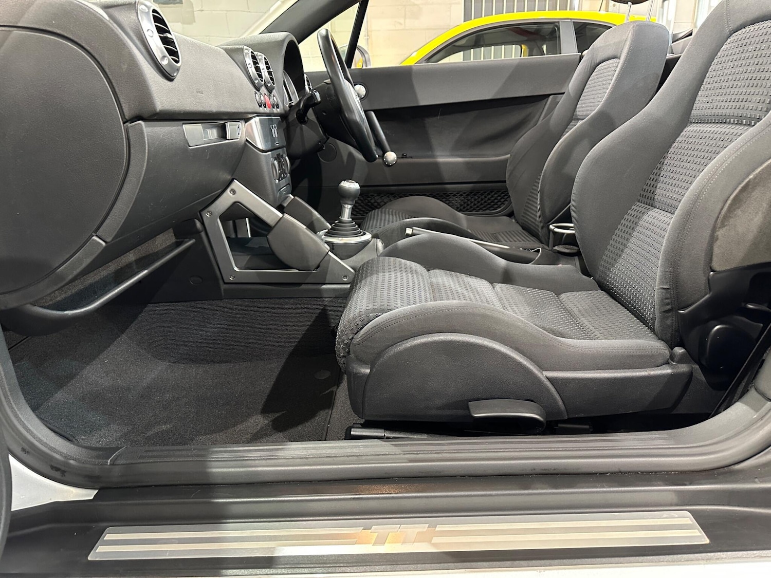 Used Audi TT 2003 for sale - 77229657: Photo 27