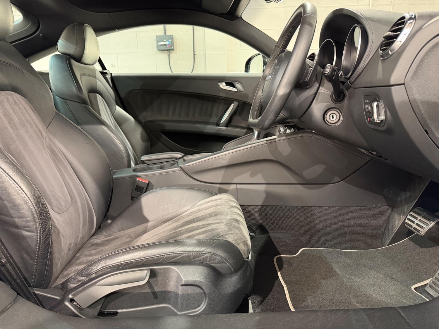 Used Audi TT 2008 for sale - 78034624: Photo 14