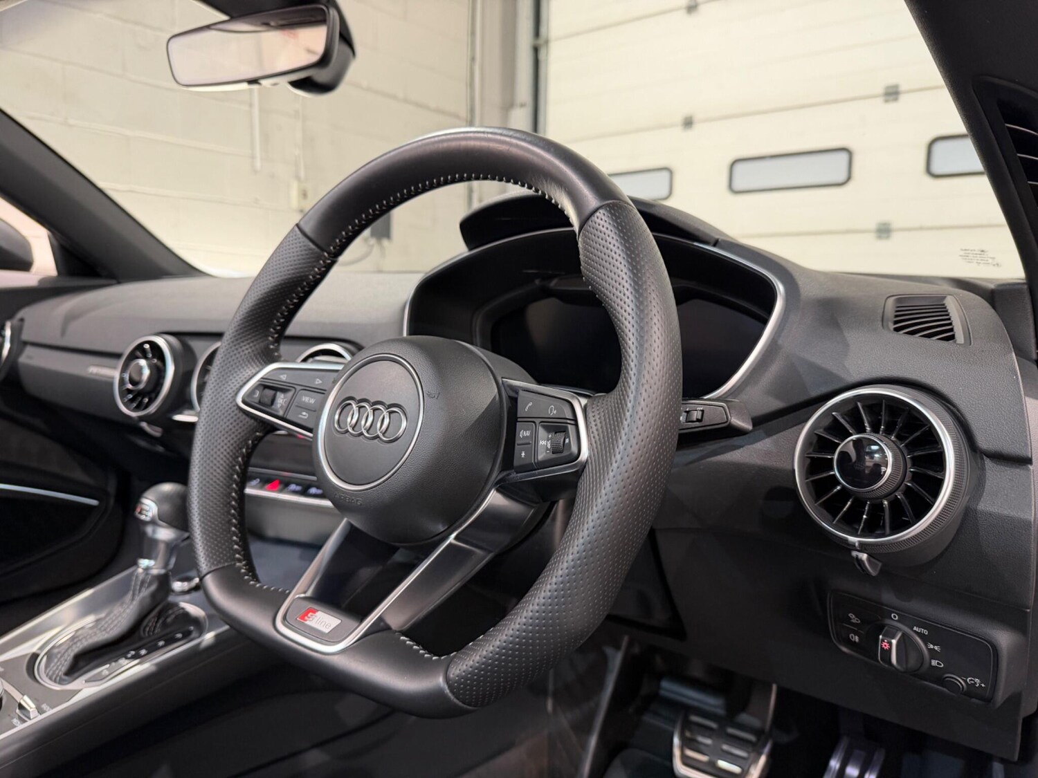 Used Audi TT 2015 for sale - 77468424: Photo 32