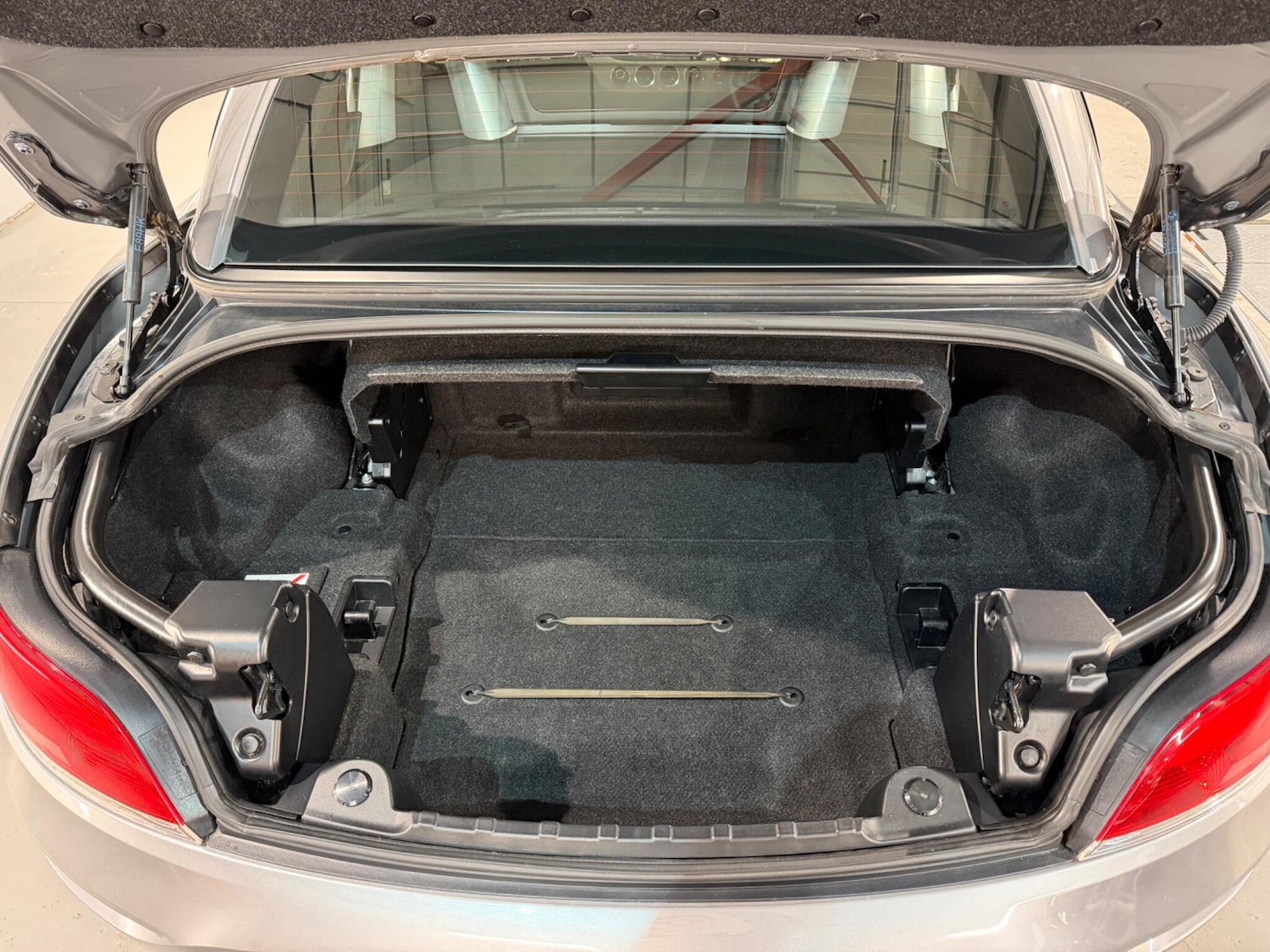 Used BMW Z4 2011 for sale - 78205144: Photo 33