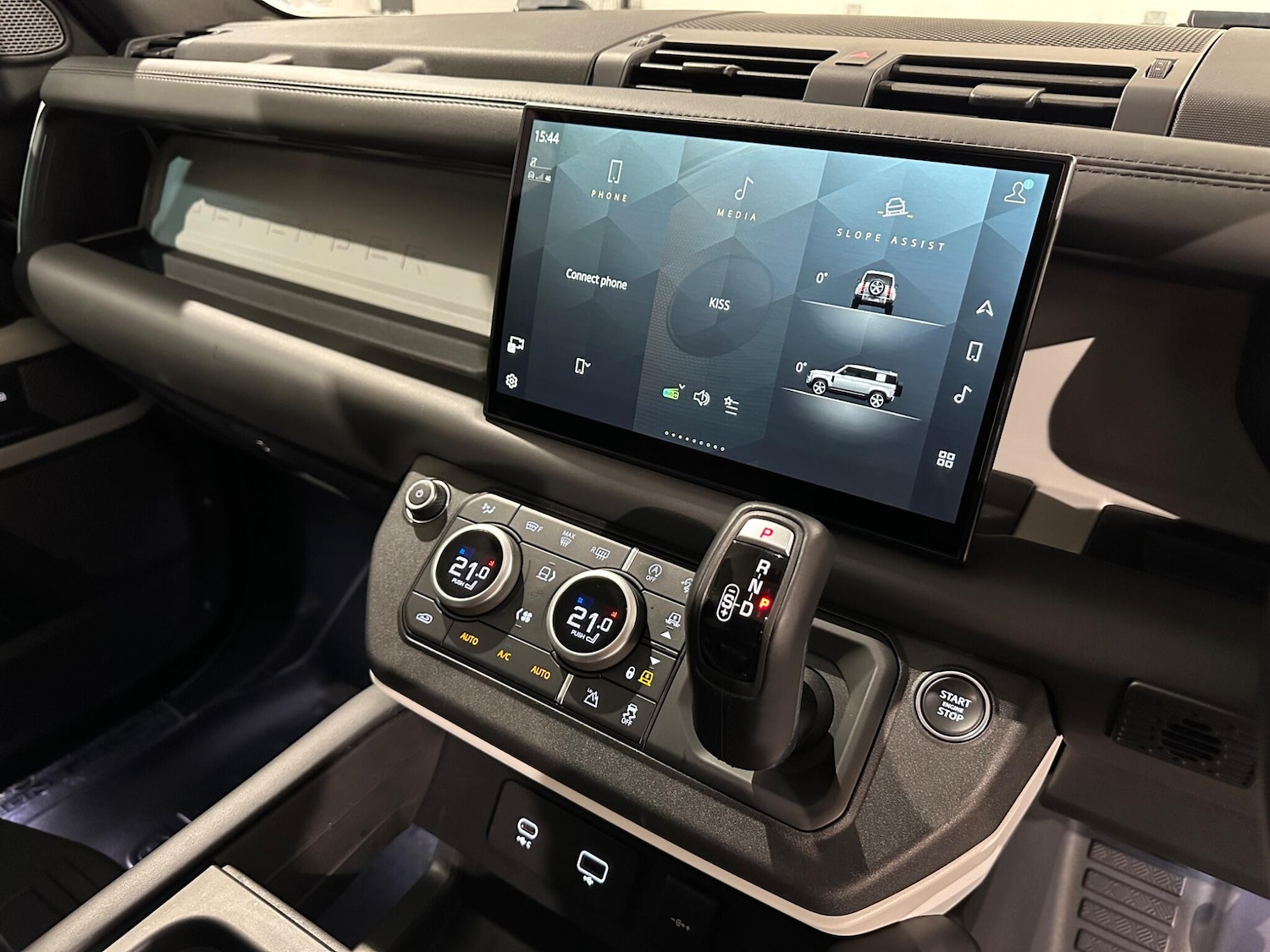 Used Land Rover Defender 2022 for sale - 77230045: Photo 29