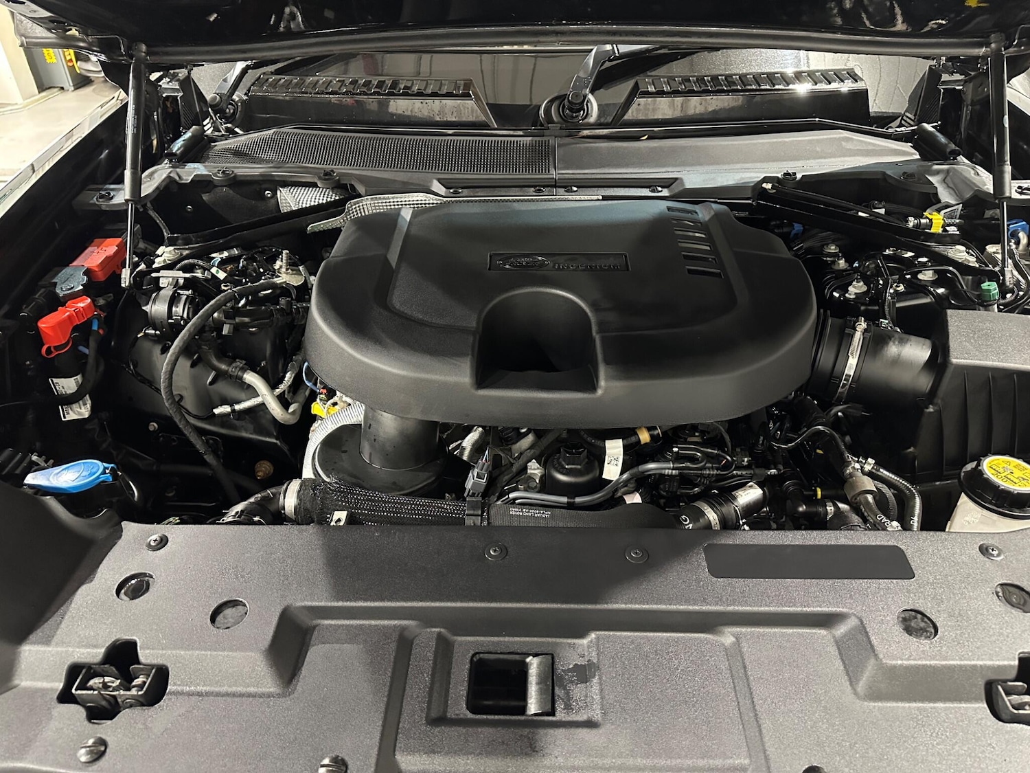 Used Land Rover Defender 2022 for sale - 77230045: Photo 30