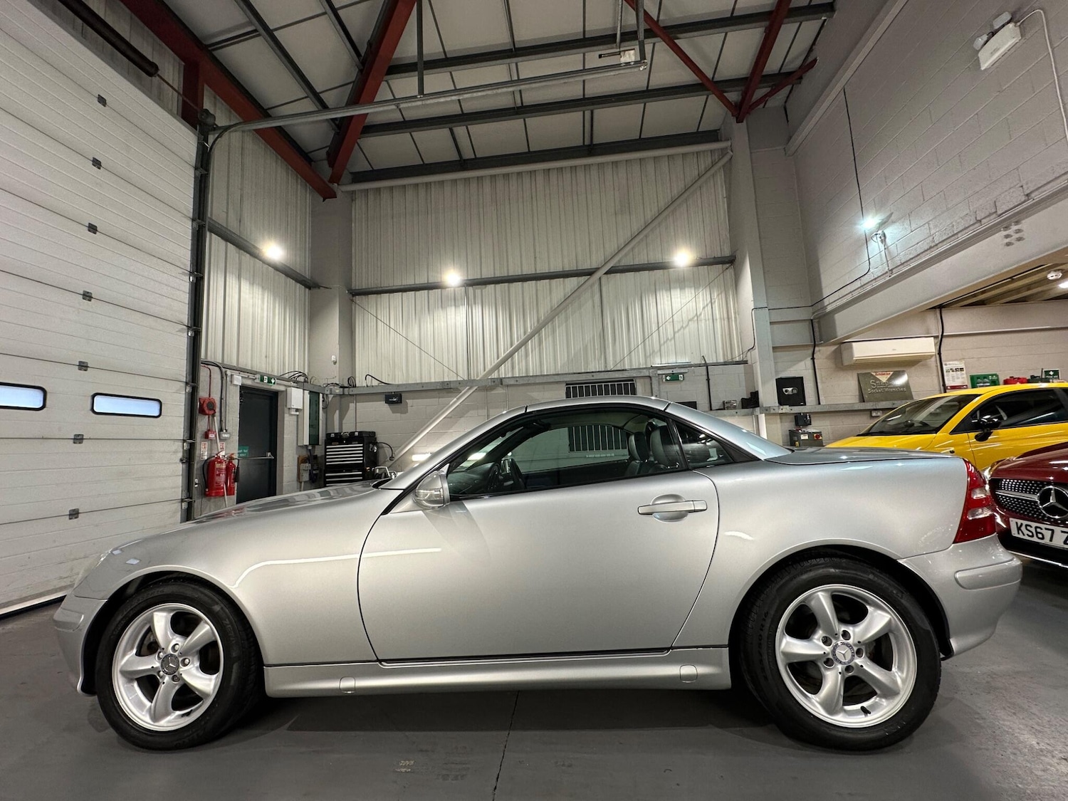 Used Mercedes-Benz SLK 2001 for sale - 77230349: Photo 16