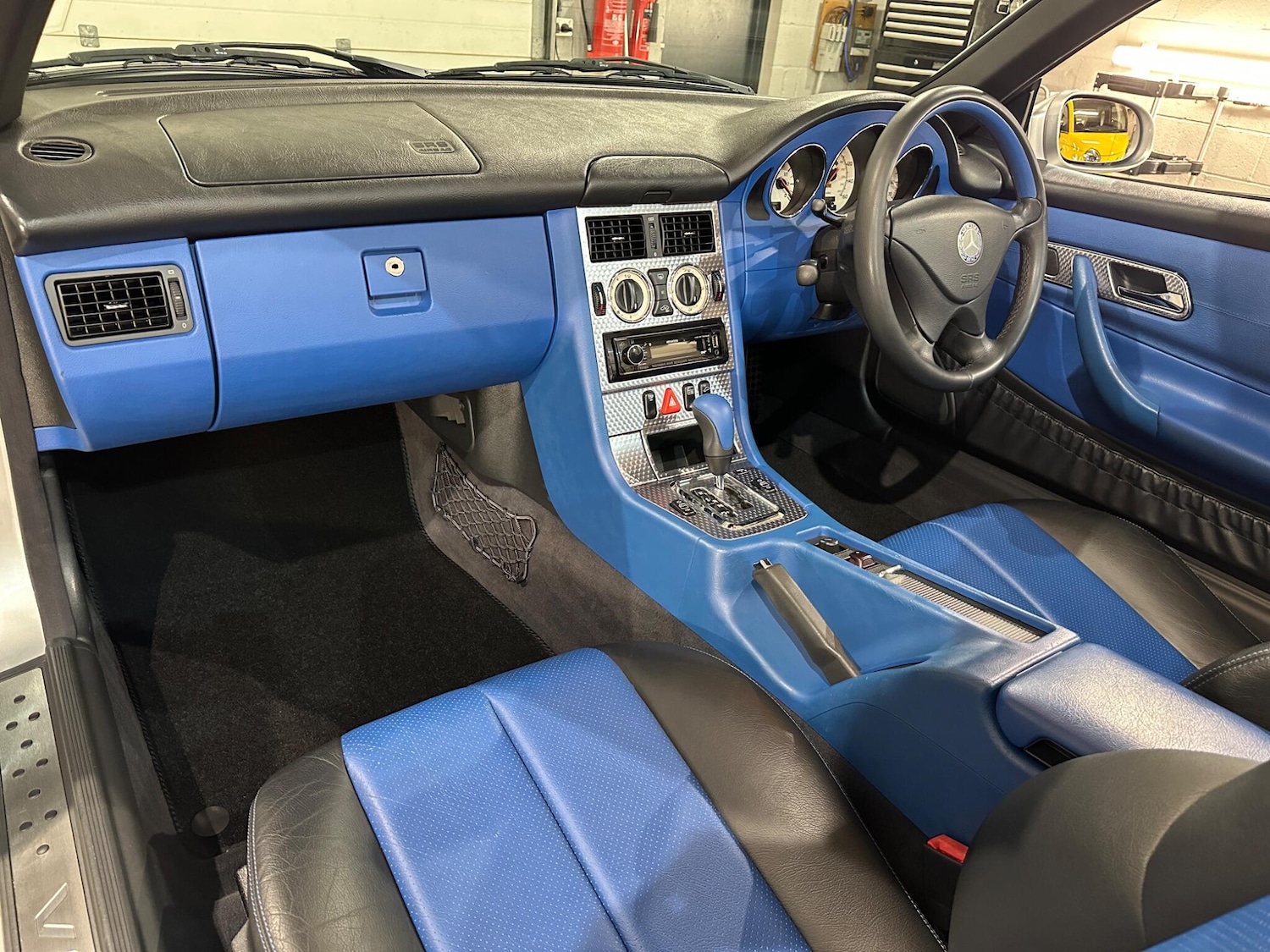 Used Mercedes-Benz SLK 2001 for sale - 77230349: Photo 28