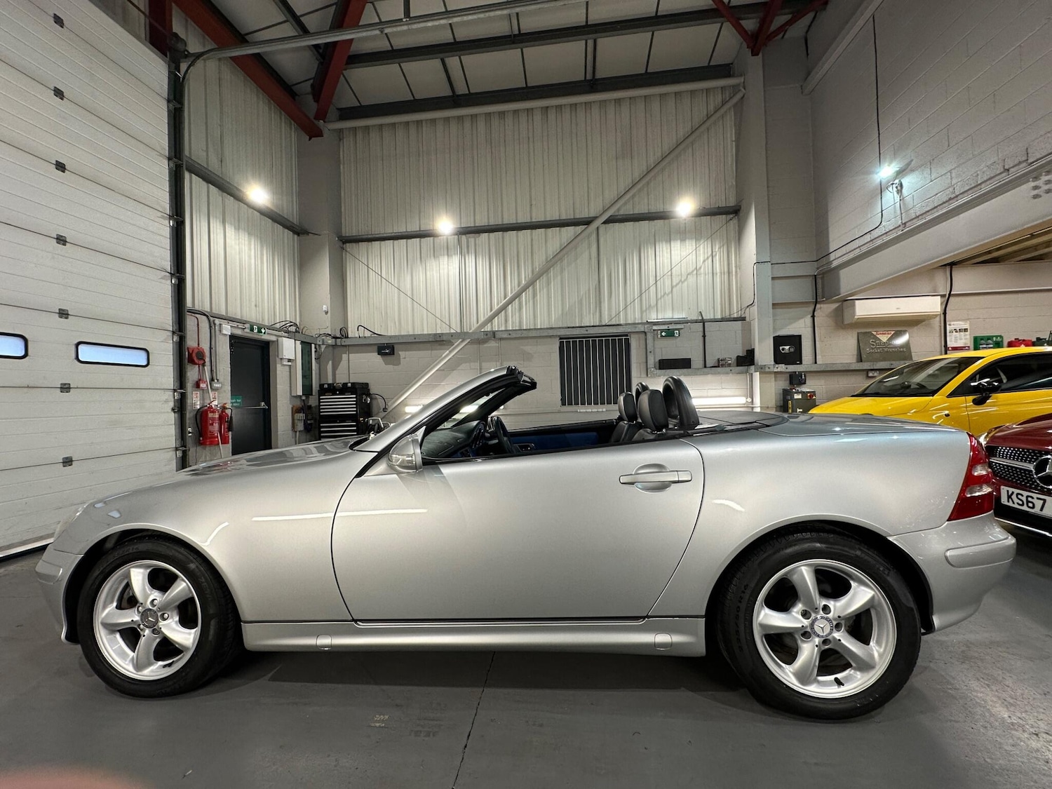 Used Mercedes-Benz SLK 2001 for sale - 77230349: Photo 6