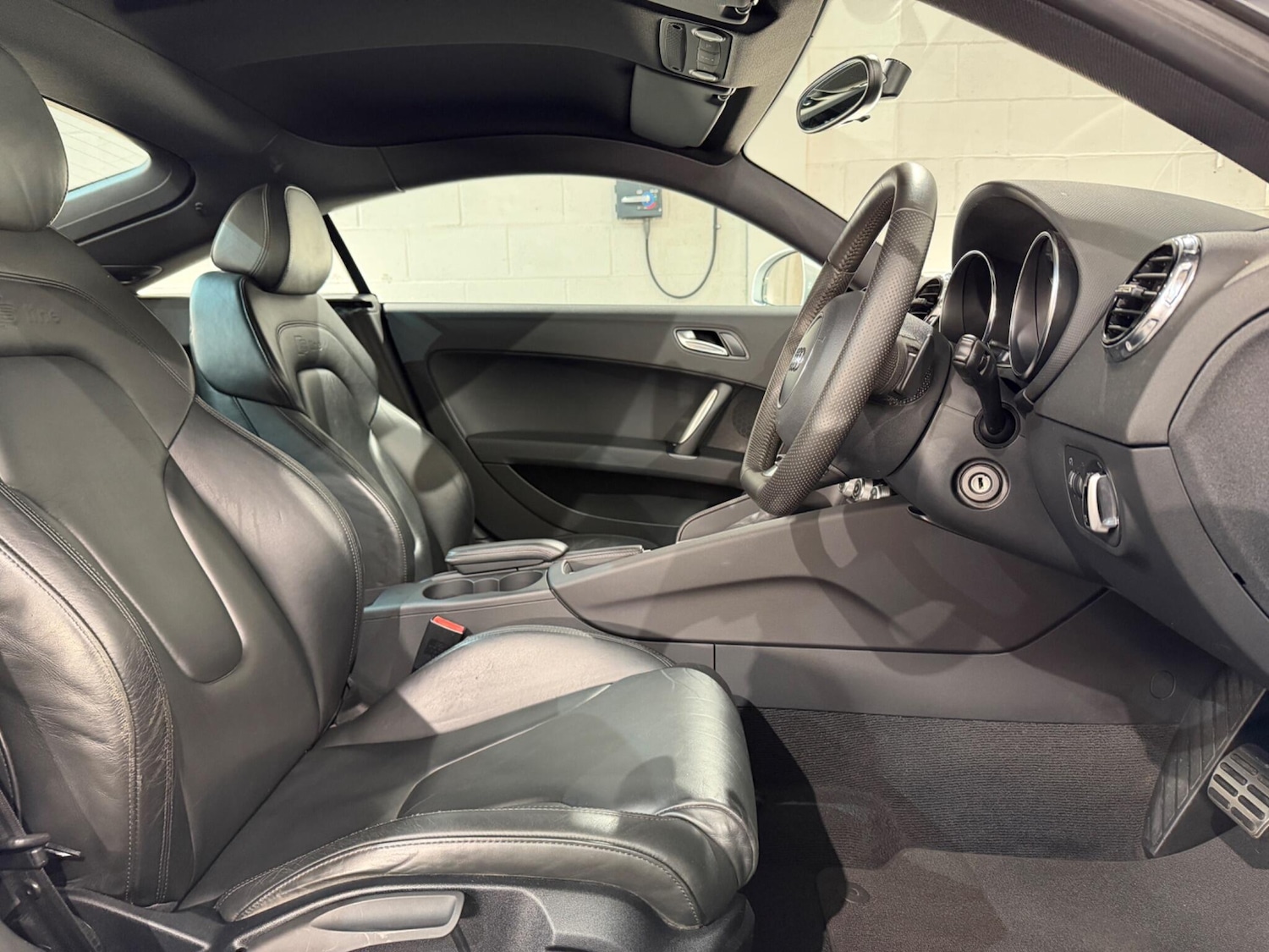 Used Audi TT 2010 for sale - 77598957: Photo 14