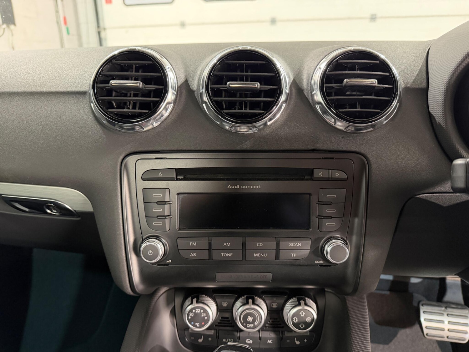 Used Audi TT 2010 for sale - 77598957: Photo 25