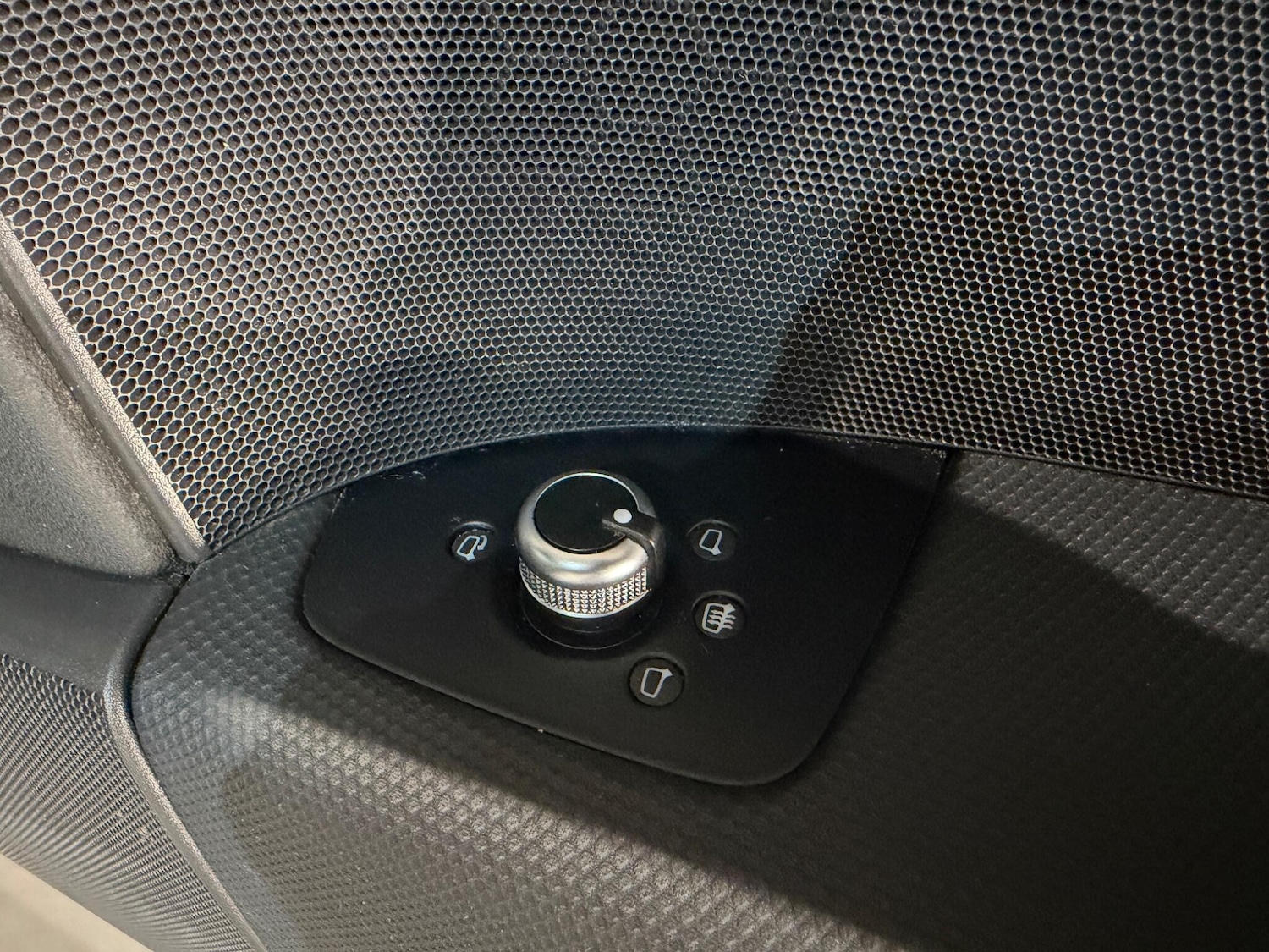 Used Audi TT 2010 for sale - 77598957: Photo 27