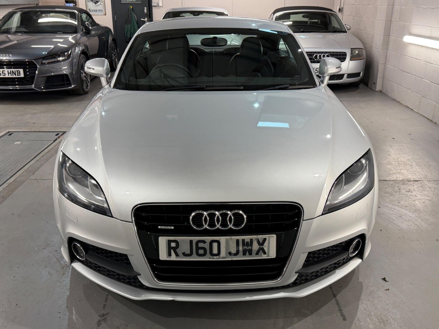Used Audi TT 2010 for sale - 77598957: Photo 3