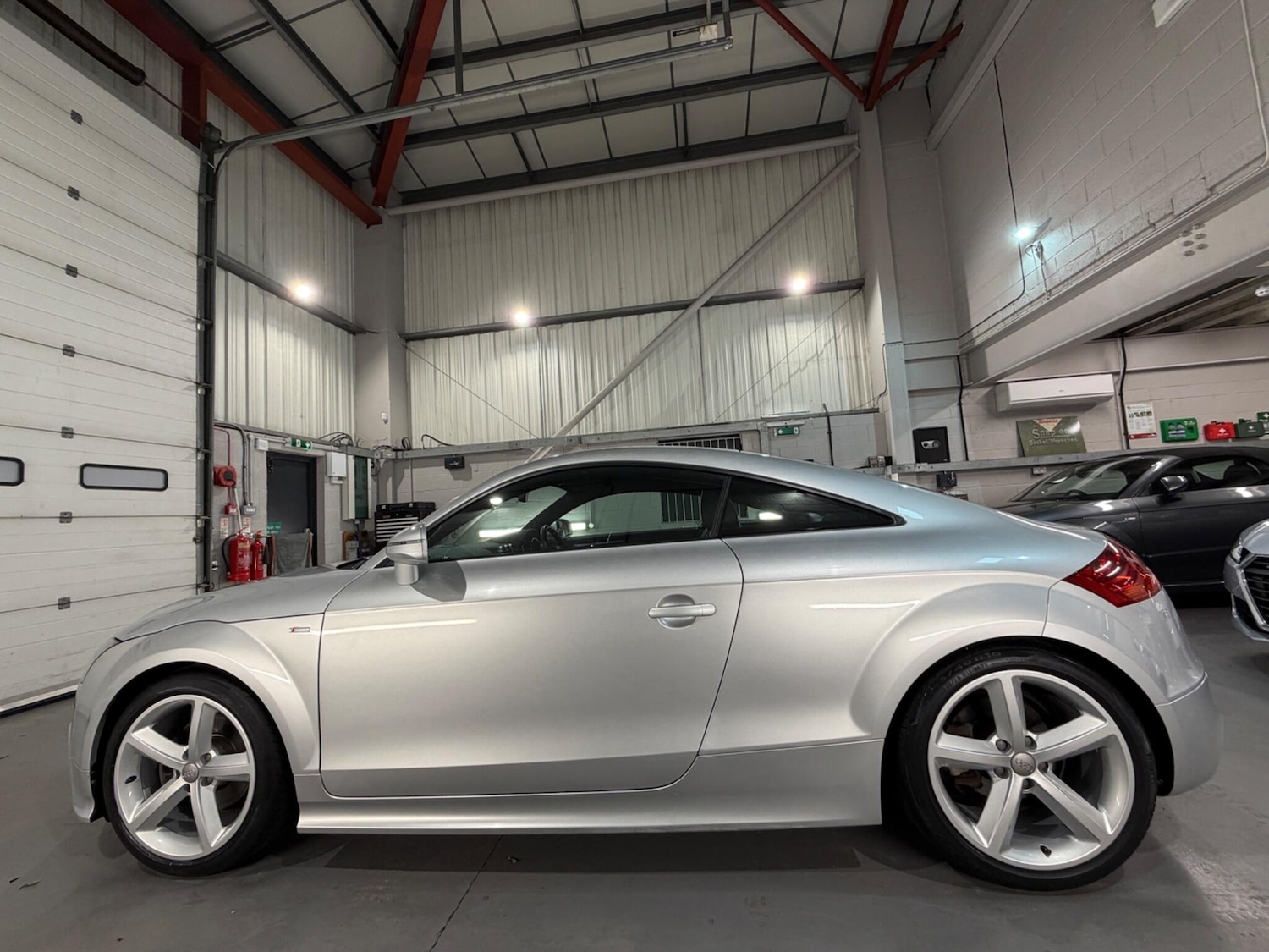 Used Audi TT 2010 for sale - 77598957: Photo 6
